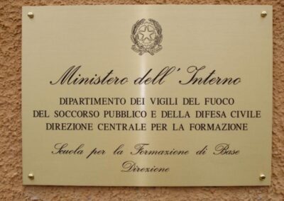 Targa in ottone da esterno incisa